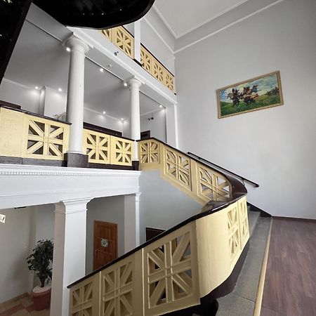 Hotel Polonia Namysłów エクステリア 写真