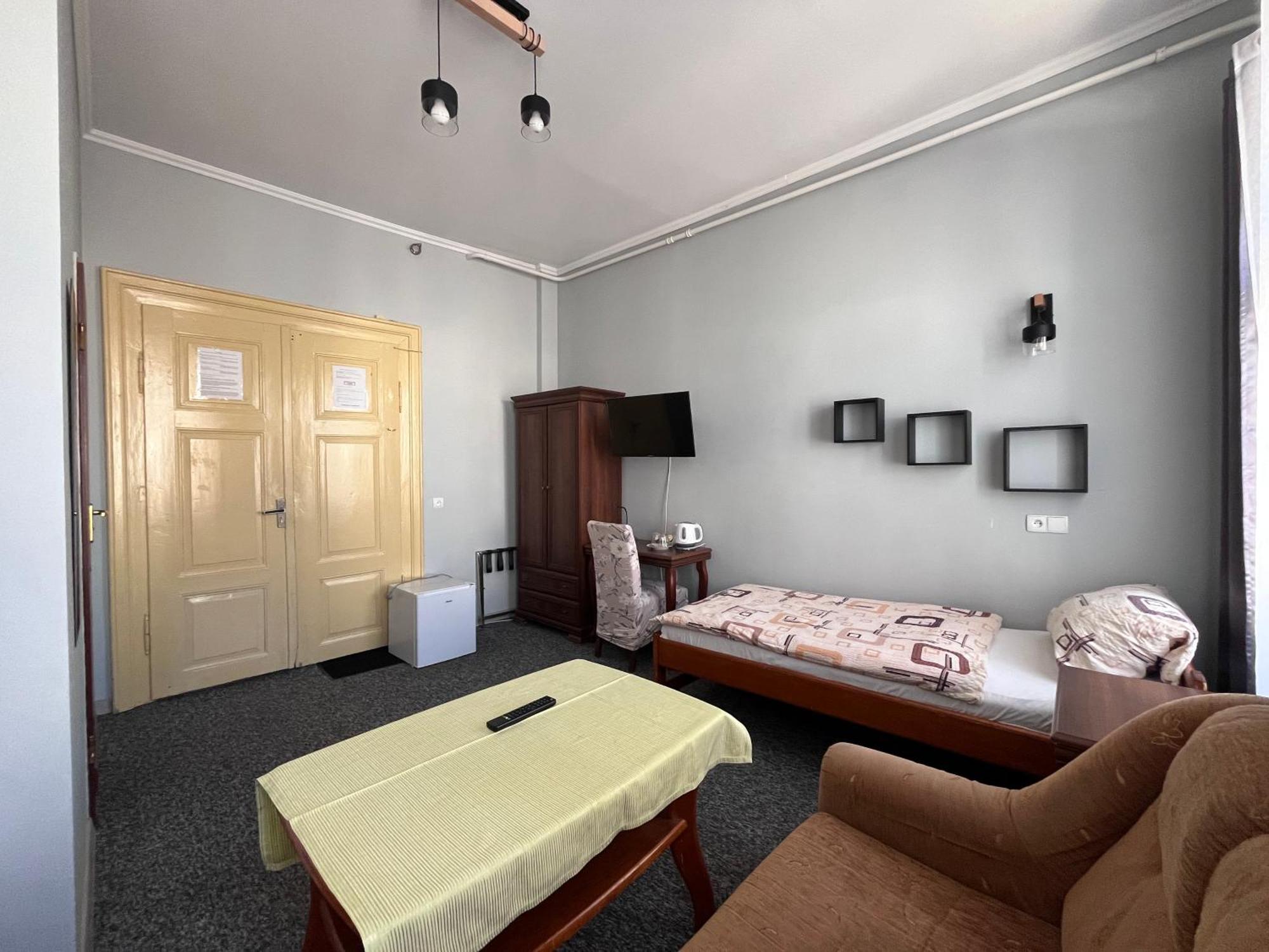 Hotel Polonia Namysłów エクステリア 写真